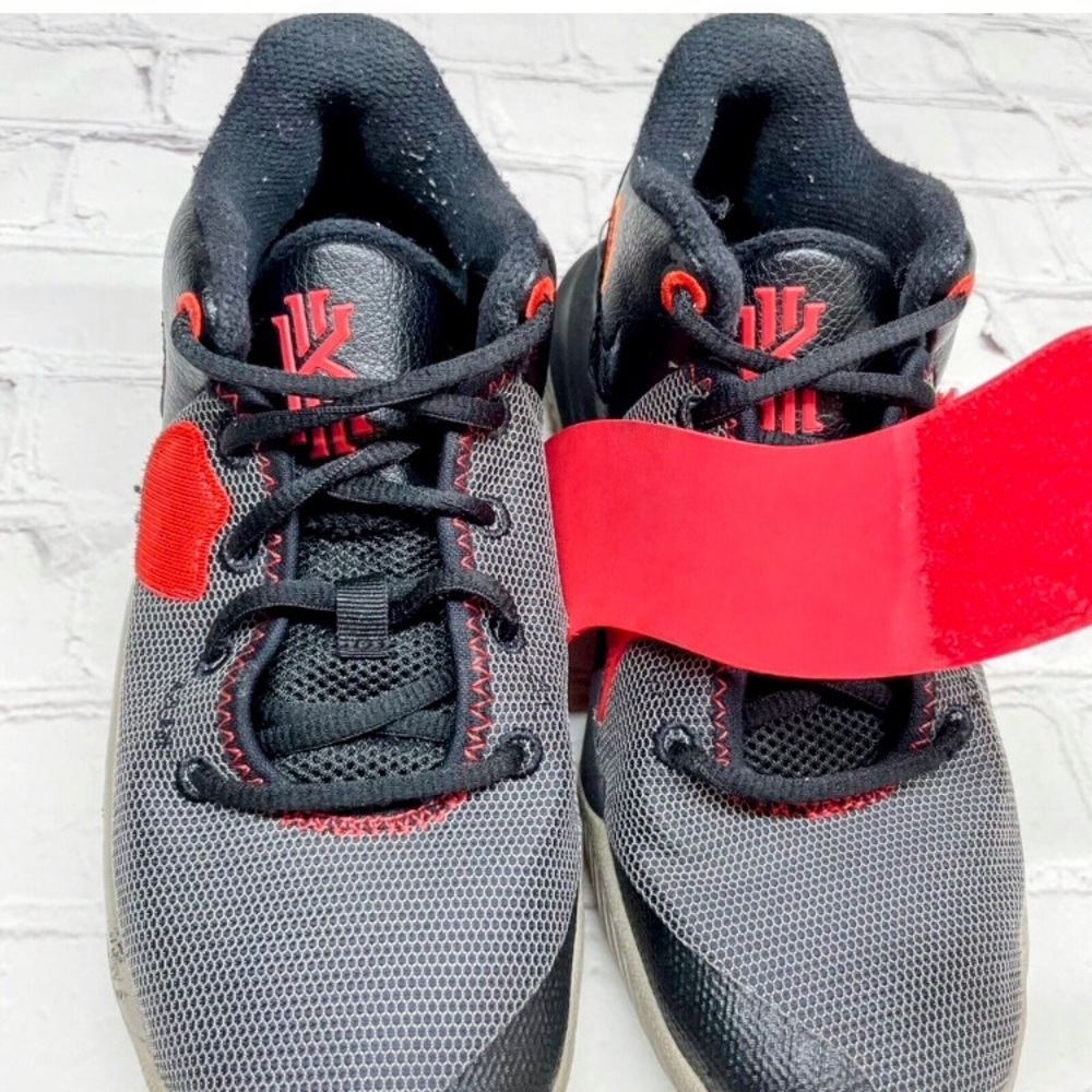 Nike Kyrie Flytrap III EP 3 Irving Black Grey Camellia Red Sneakers Trainers 5Y